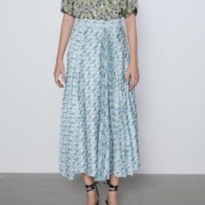 Zara Floral Maxi Skirt Women's Small Pleated Midi Ditsy Feminine Green Blue